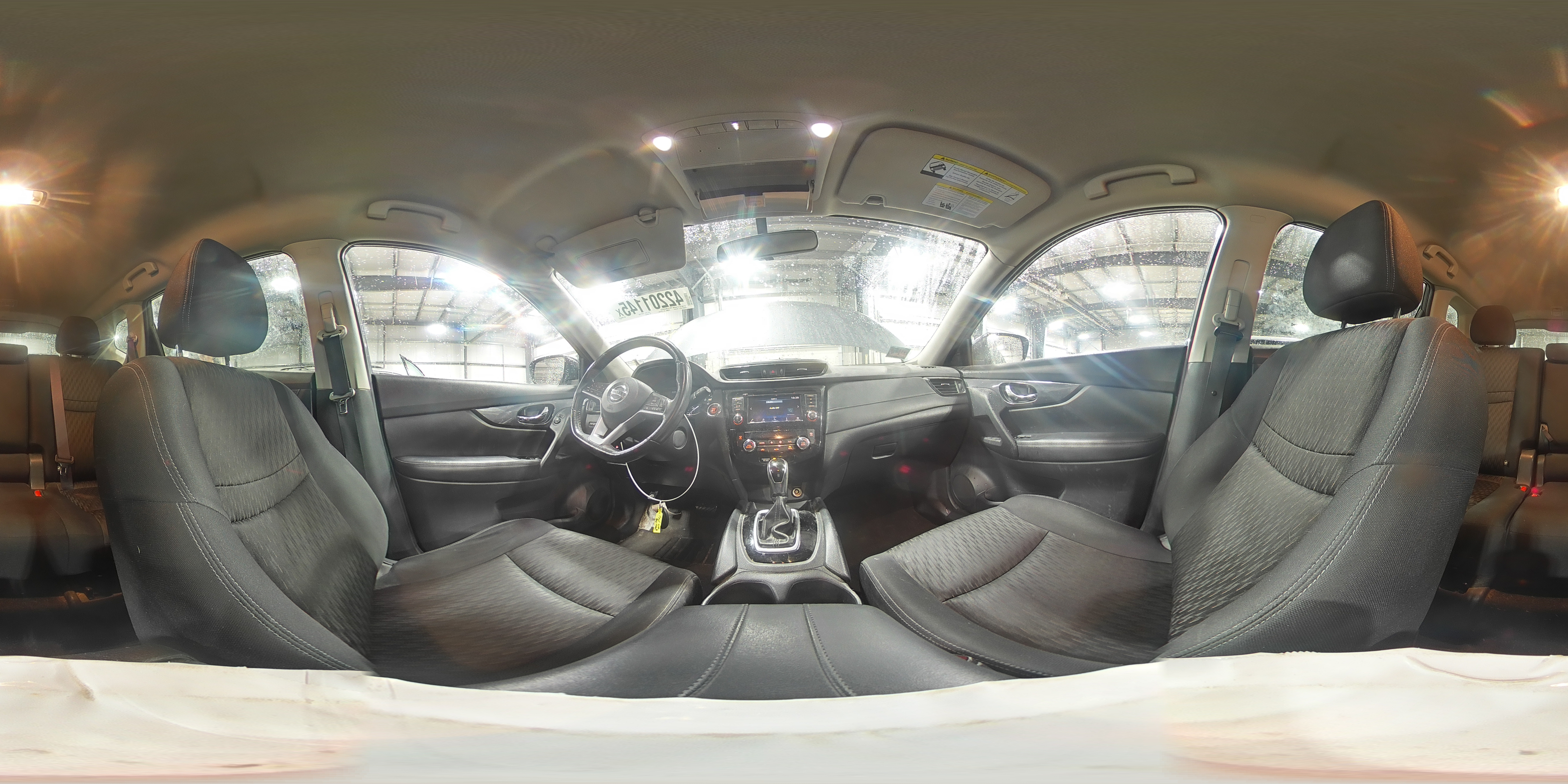 2018 Nissan Rogue - Image 15
