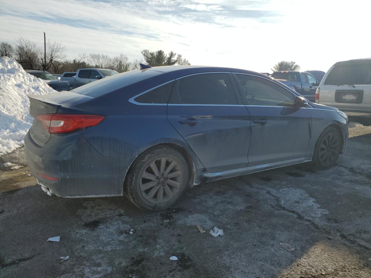 2015 Hyundai Sonata - Image 3
