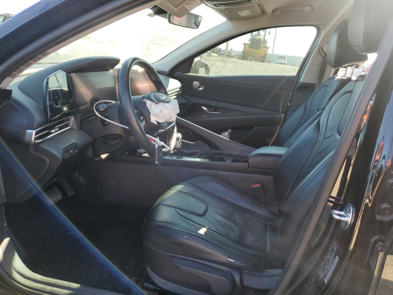 2023 Hyundai Elantra - Image 7