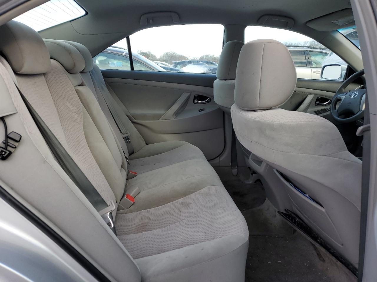 2011 Toyota Camry - Image 10
