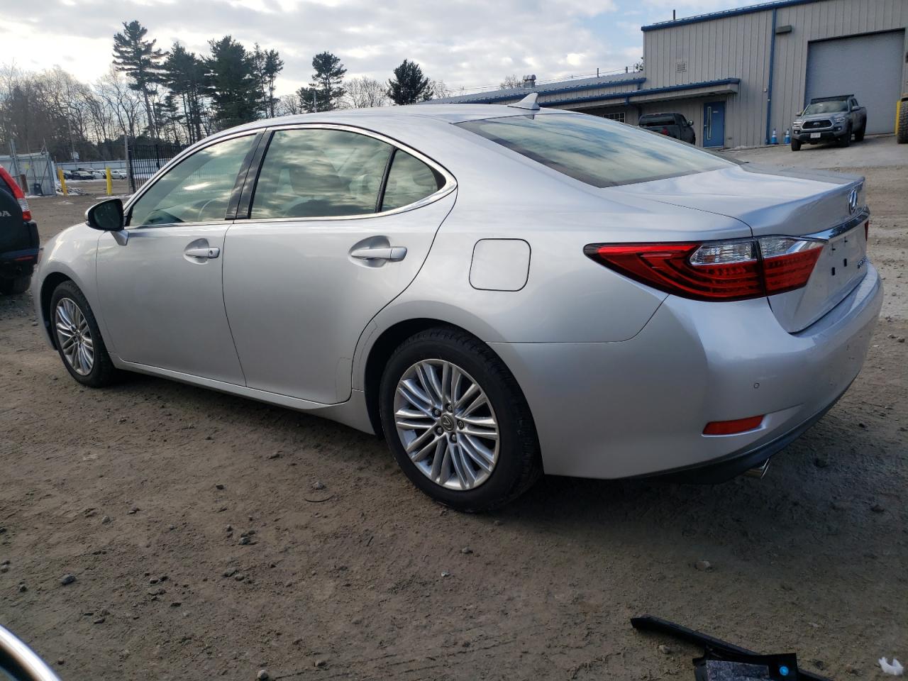 2014 Lexus ES - Image 2