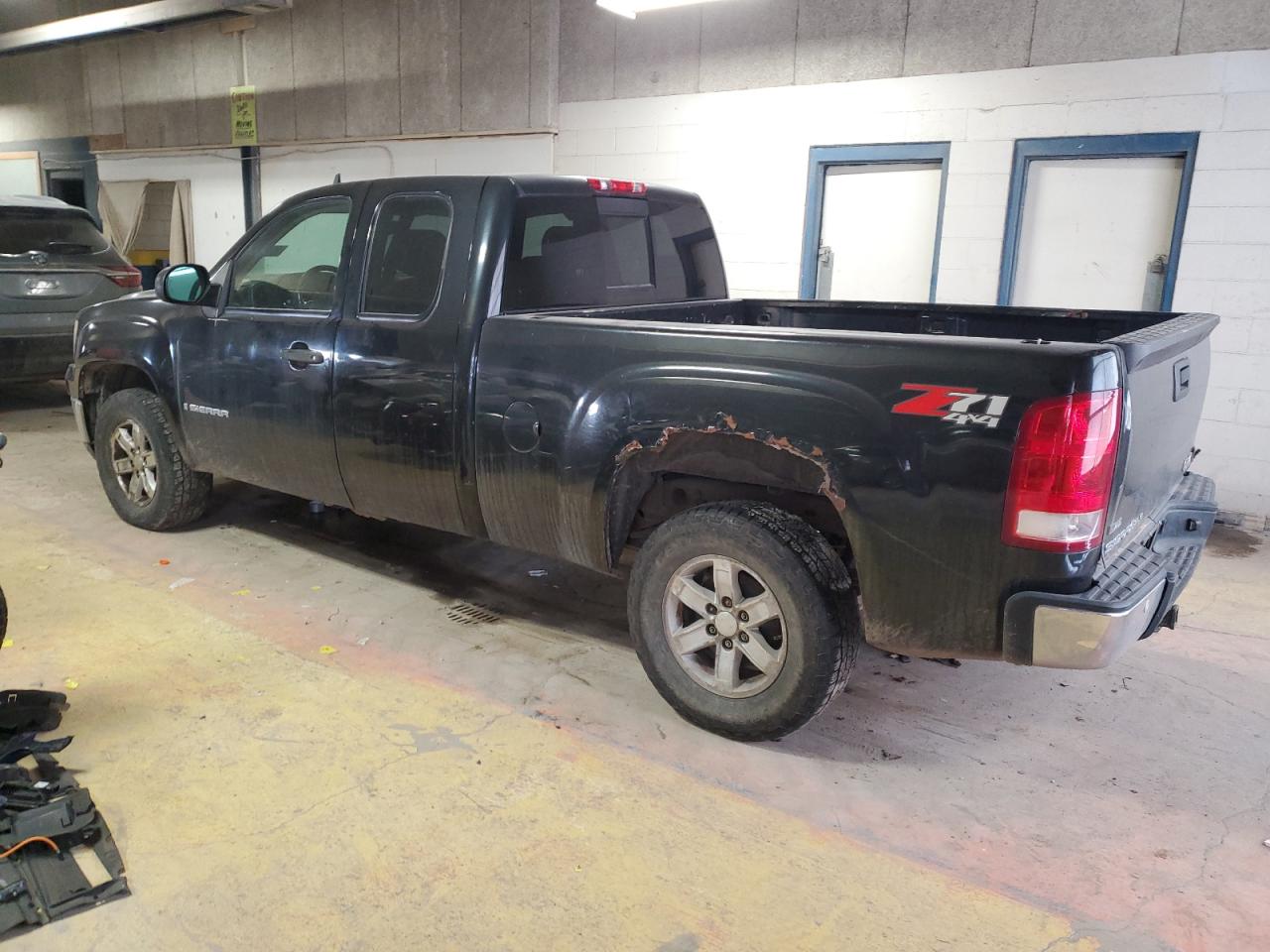 2009 GMC Sierra - Image 2