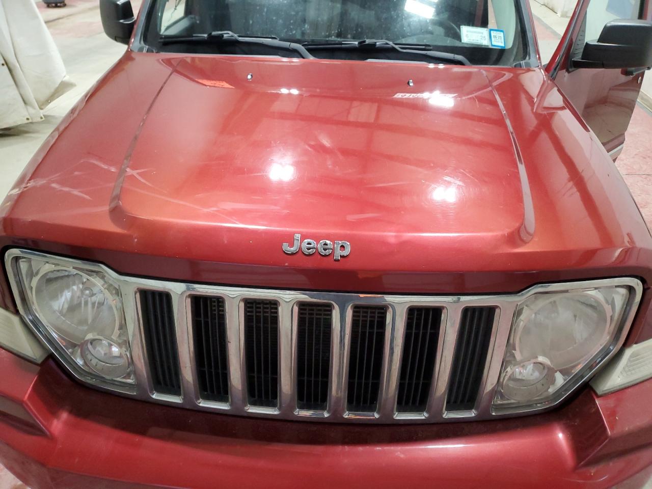 2012 Jeep Liberty (North America) - Image 12