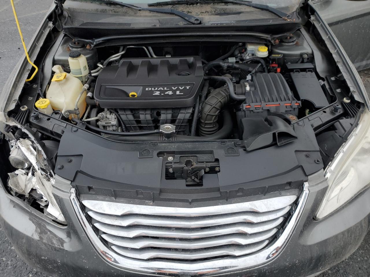 2012 Chrysler 200 - Image 11