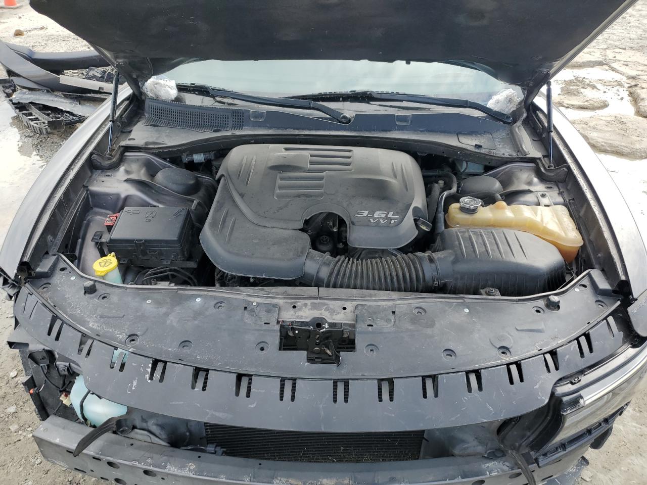 2016 Dodge Charger - Image 13