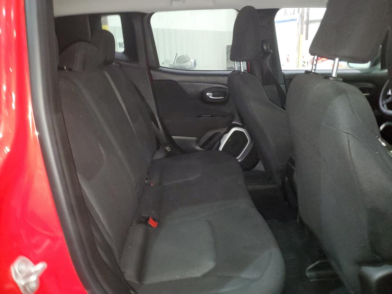 2018 Jeep Renegade - Image 10