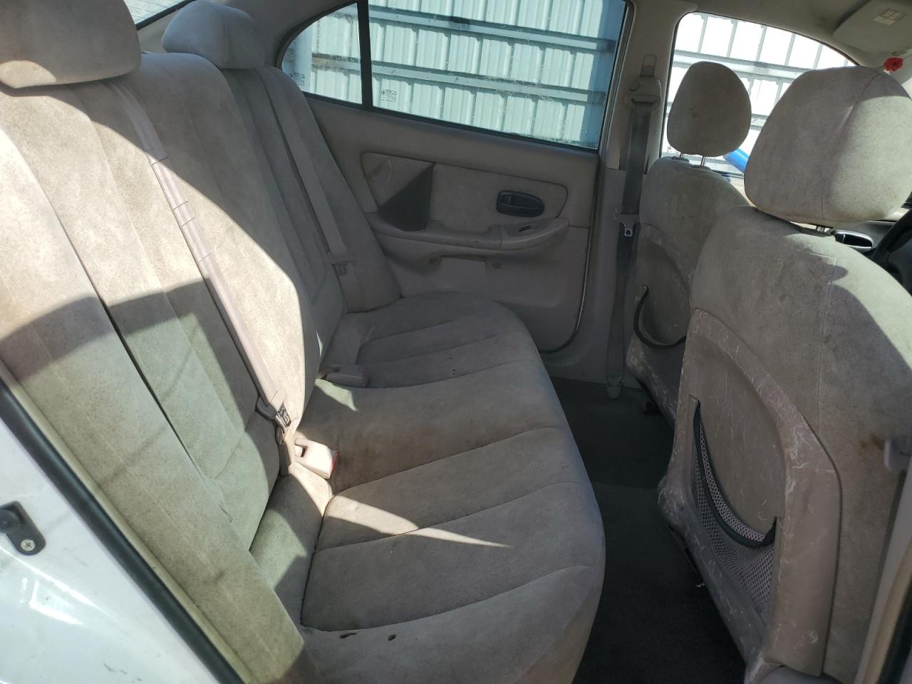 2002 Hyundai Elantra - Image 10