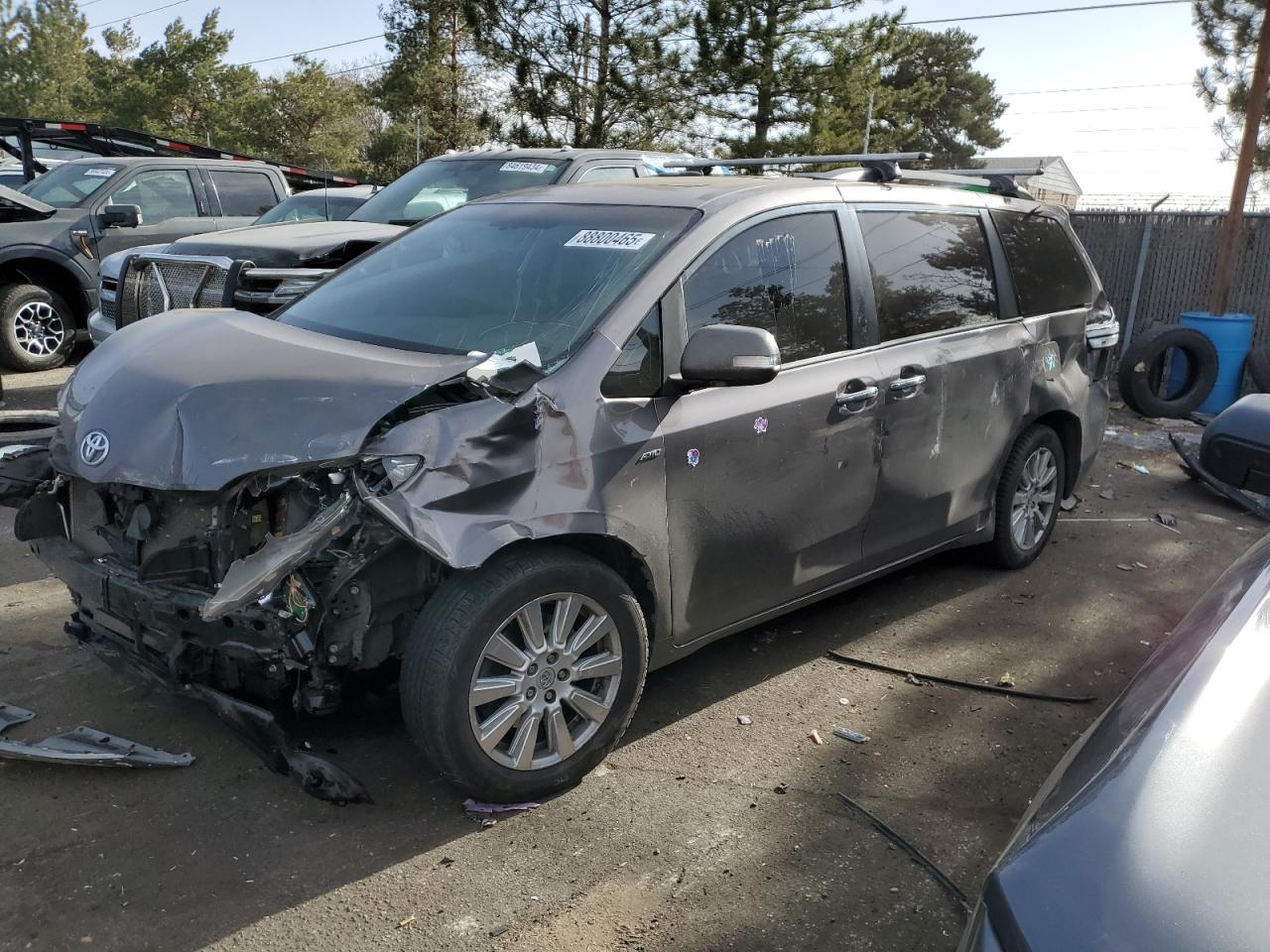 2017 Toyota Sienna - Image 1