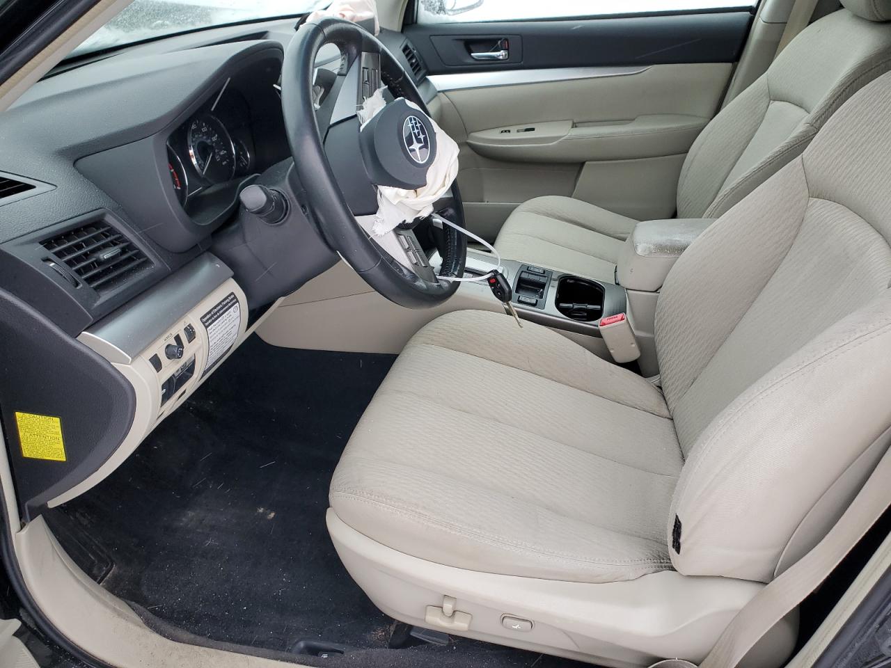 2010 Subaru Outback - Image 7