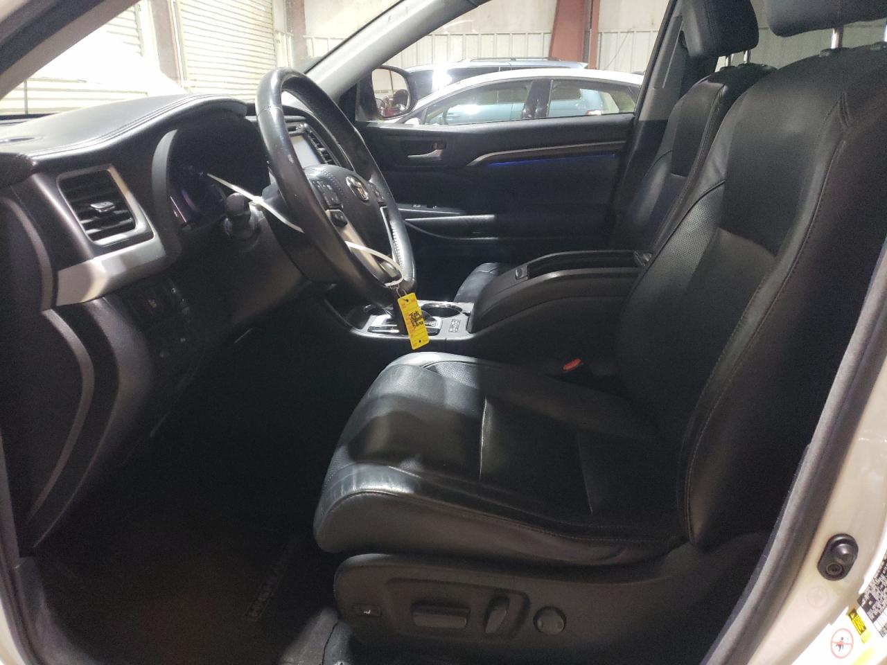 2015 Toyota Highlander - Image 7
