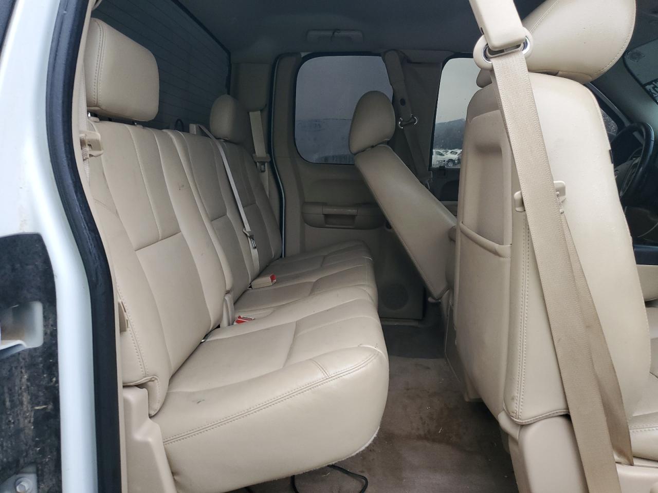 2013 Chevrolet Silverado - Image 10