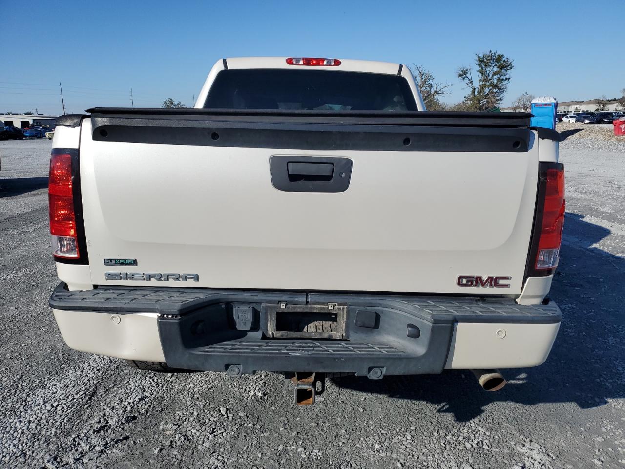 2011 GMC Sierra - Image 6