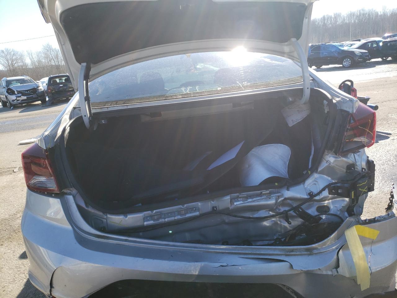 2019 Hyundai Elantra - Image 6