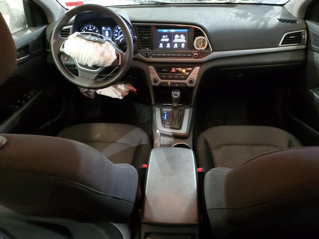 2018 Hyundai Elantra - Image 8