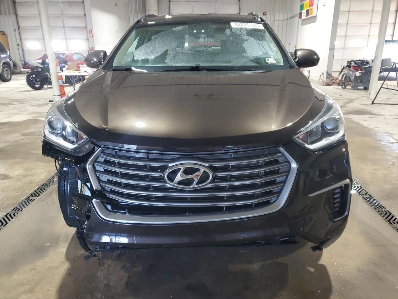 2017 Hyundai Santa Fe - Image 5