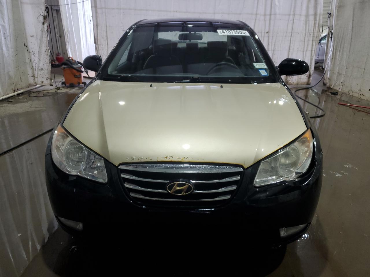 2010 Hyundai Elantra - Image 5