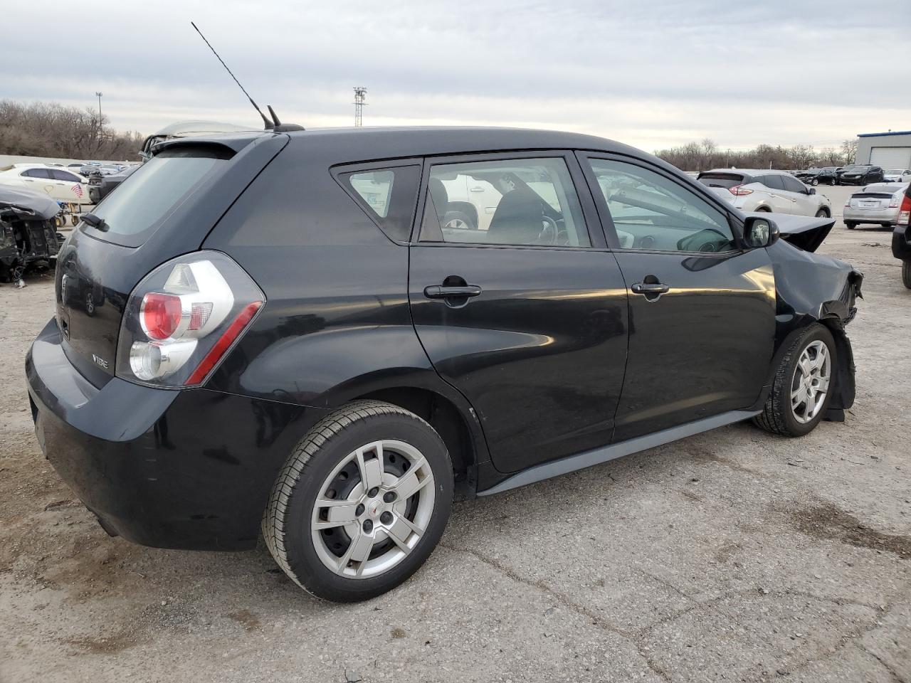 2009 Pontiac Vibe - Image 3
