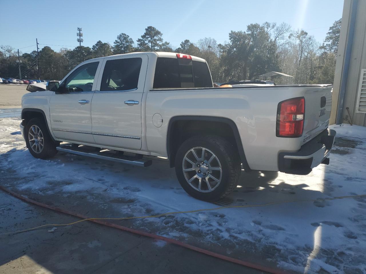 2014 GMC Sierra - Image 2