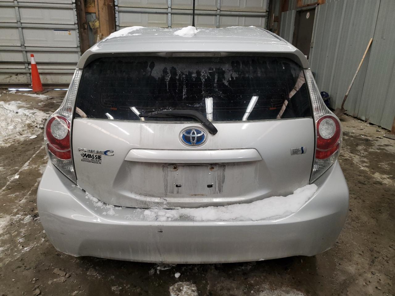 2013 Toyota Prius - Image 6