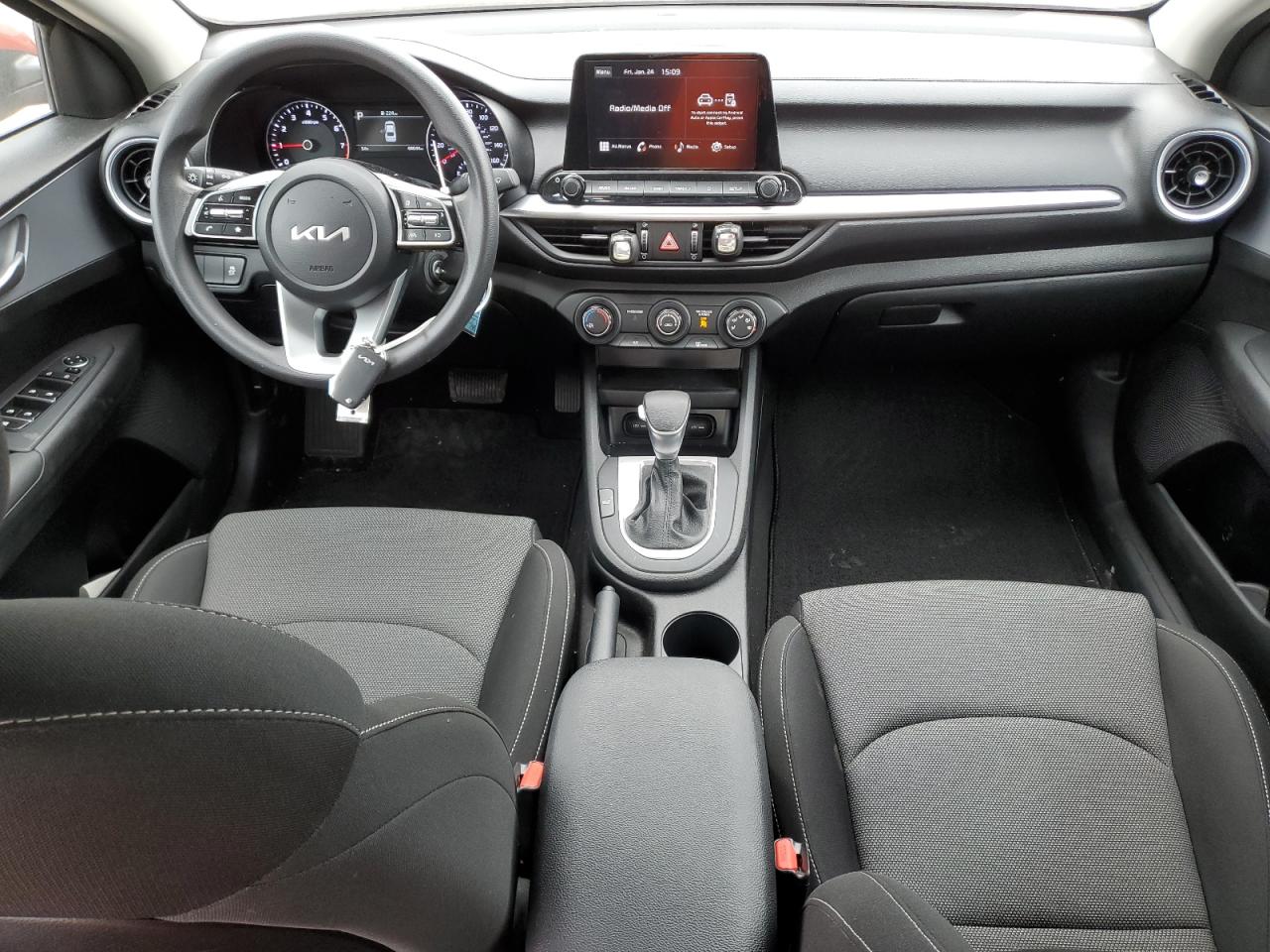 2023 Kia Forte - Image 8