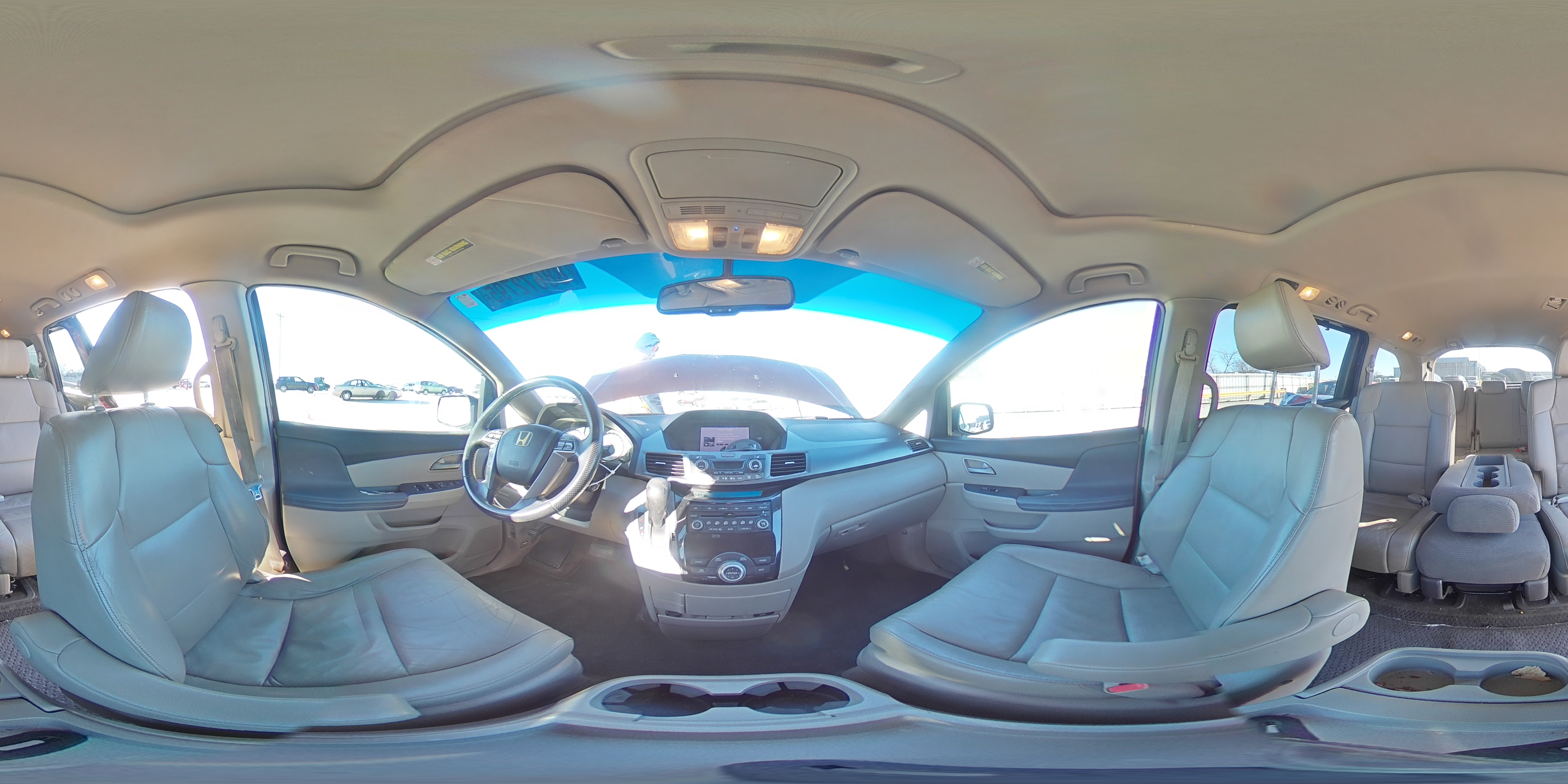 2012 Honda Odyssey - Image 16