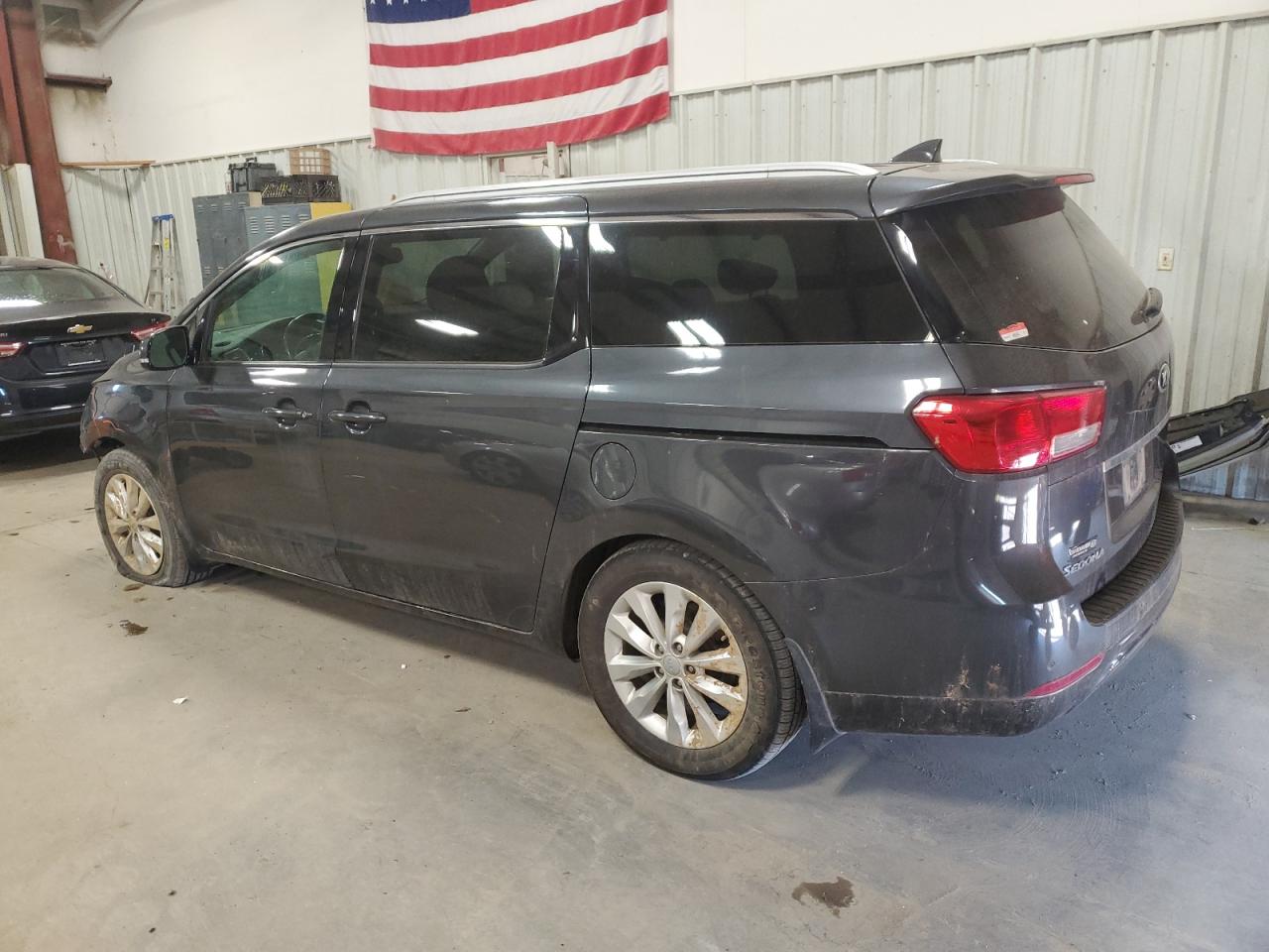 2018 Kia Sedona - Image 2