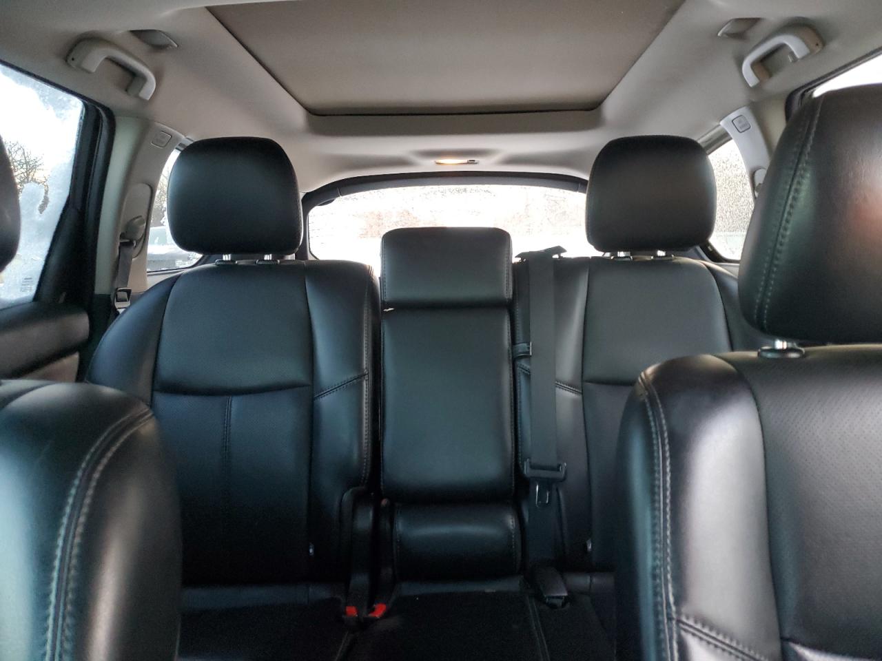 2015 Nissan Pathfinder - Image 10