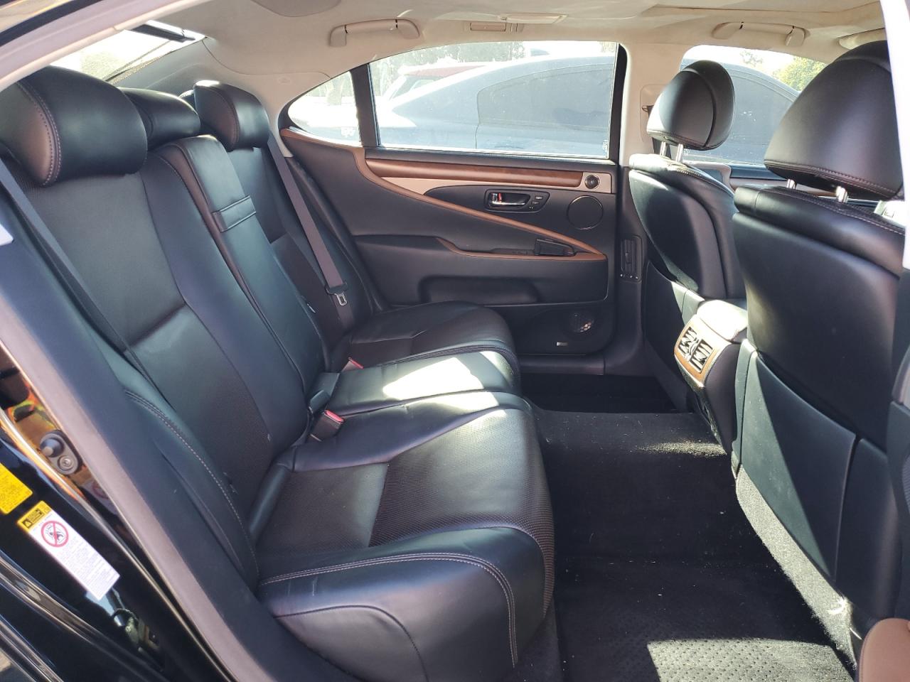 2013 Lexus LS - Image 10