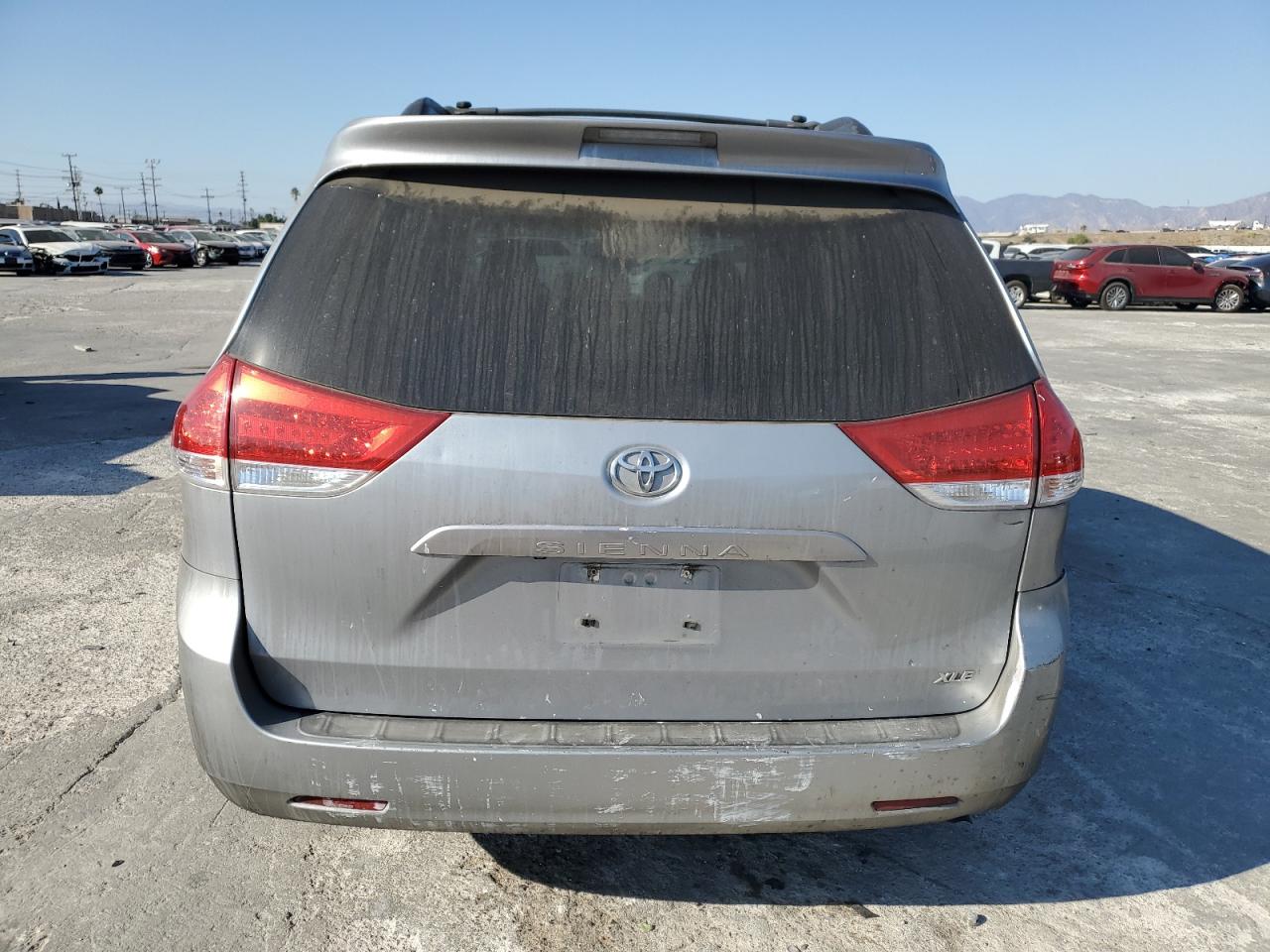 2011 Toyota Sienna - Image 6