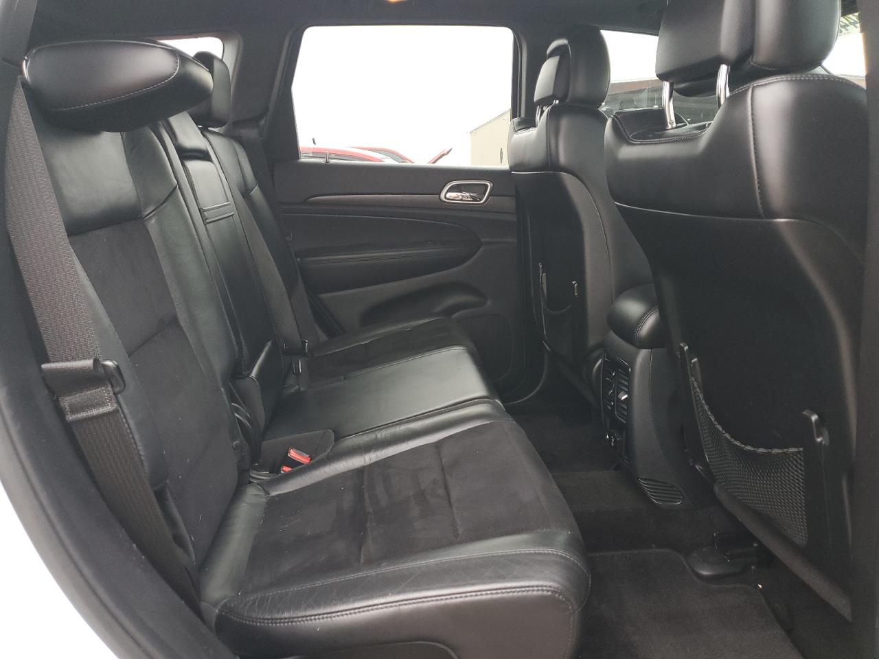 2015 Jeep Grand Cherokee - Image 10
