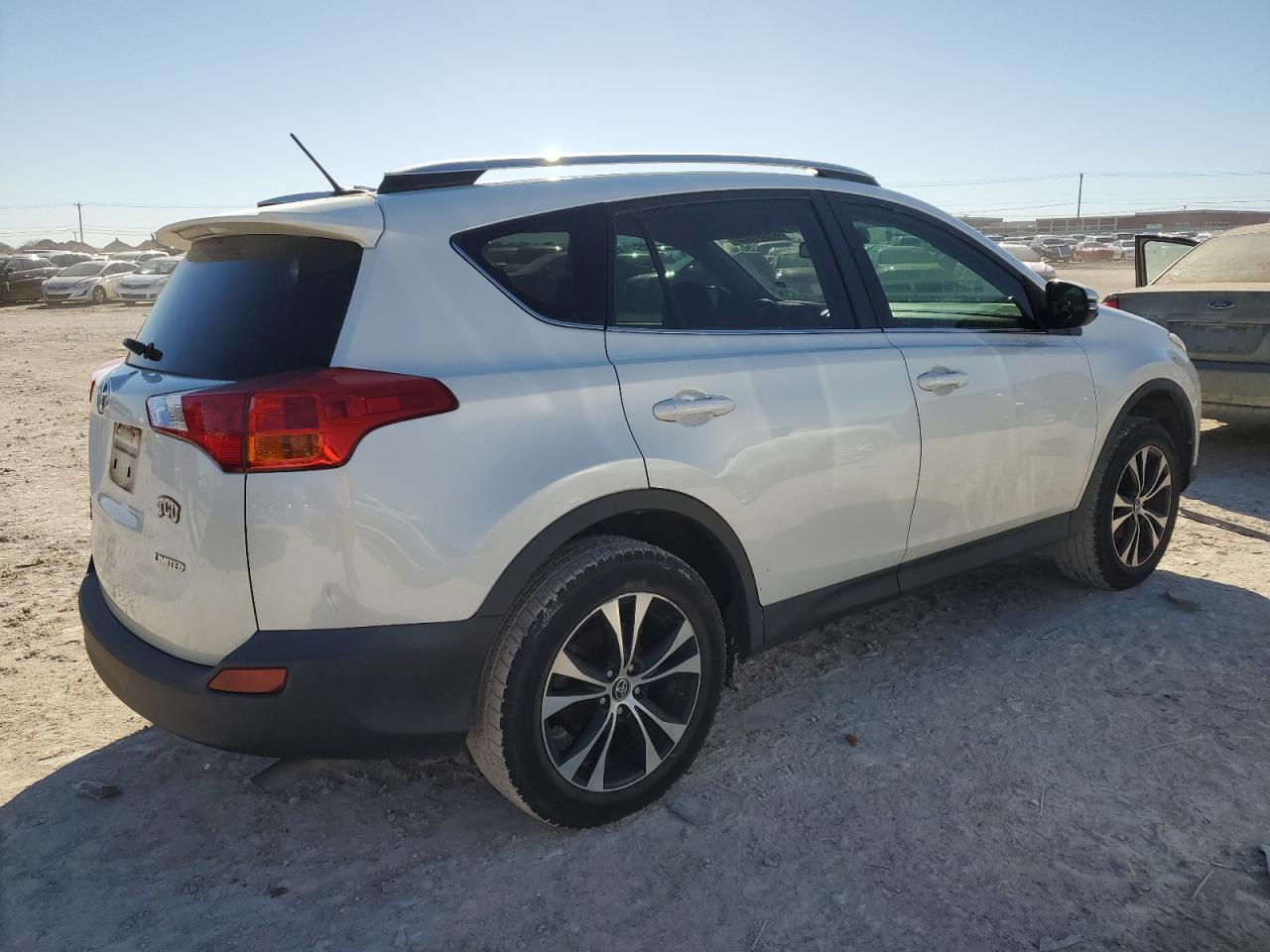 2015 Toyota RAV 4 - Image 3