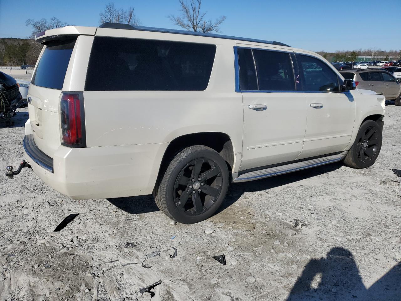 2015 Chevrolet Suburban - Image 3