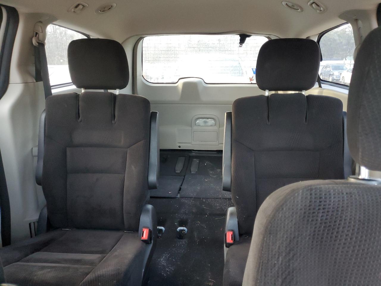 2014 Dodge Caravan - Image 10