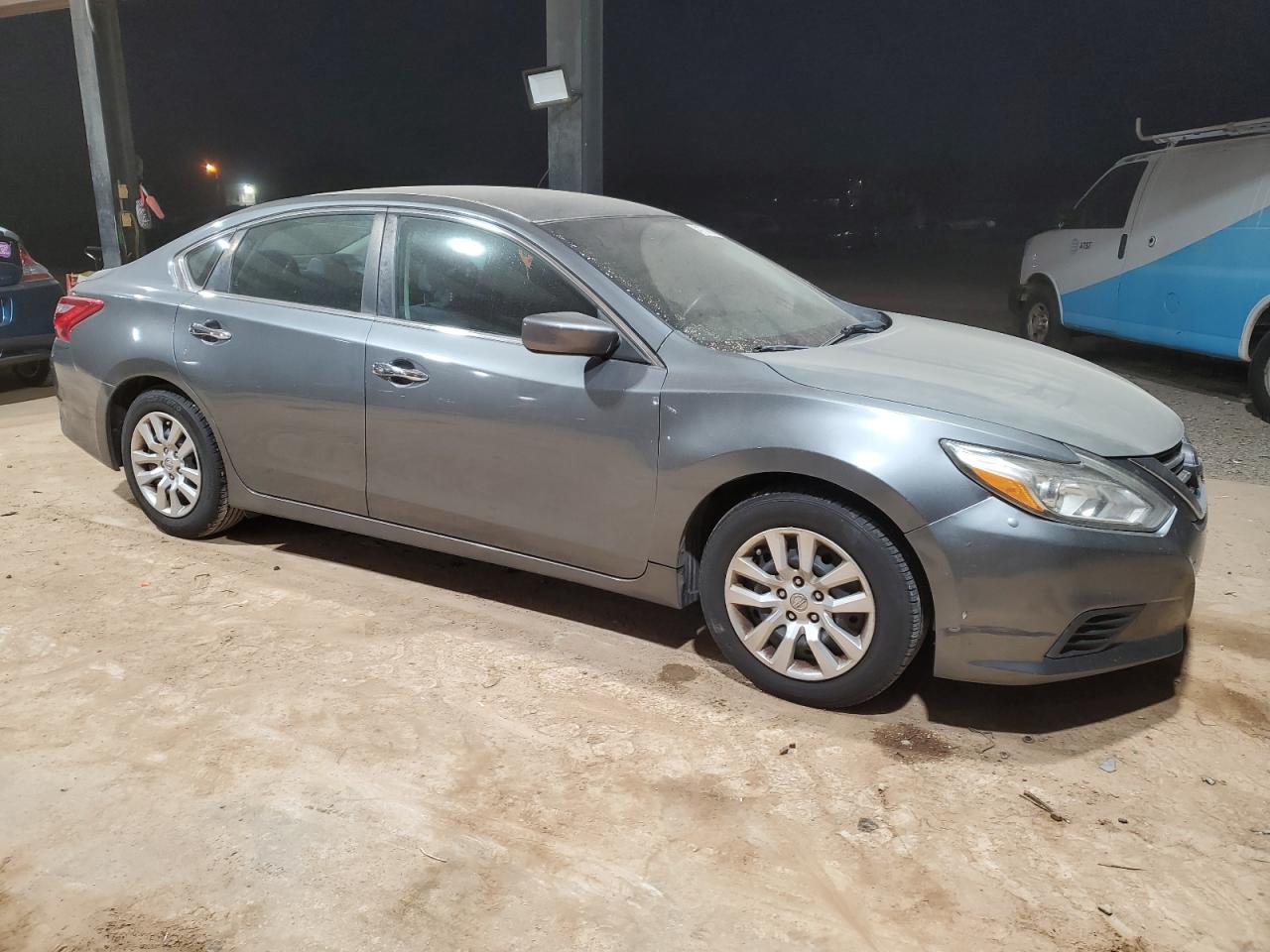 2017 Nissan Altima - Image 4