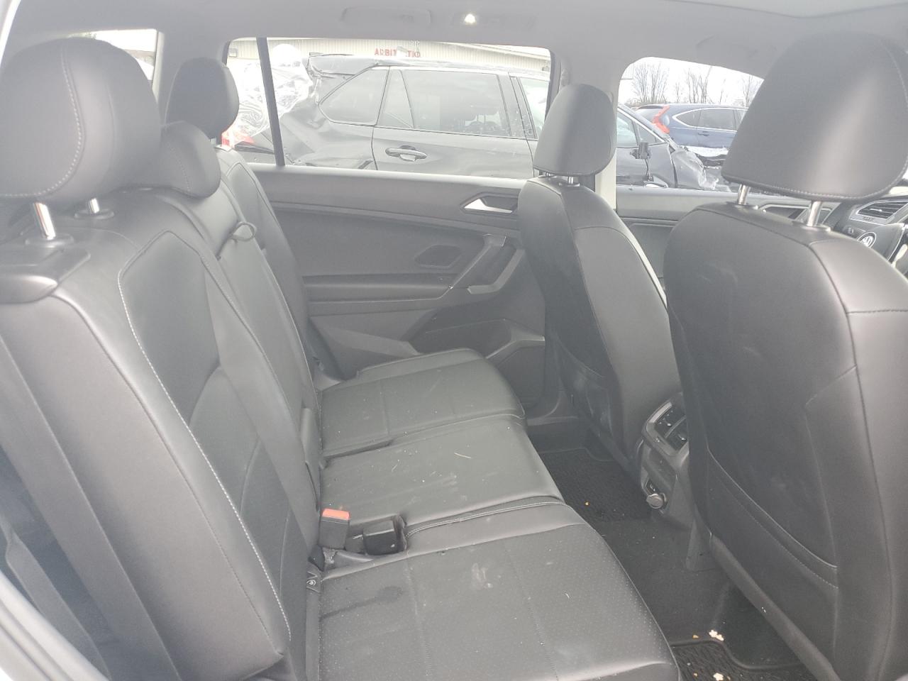 2020 Volkswagen Tiguan - Image 10