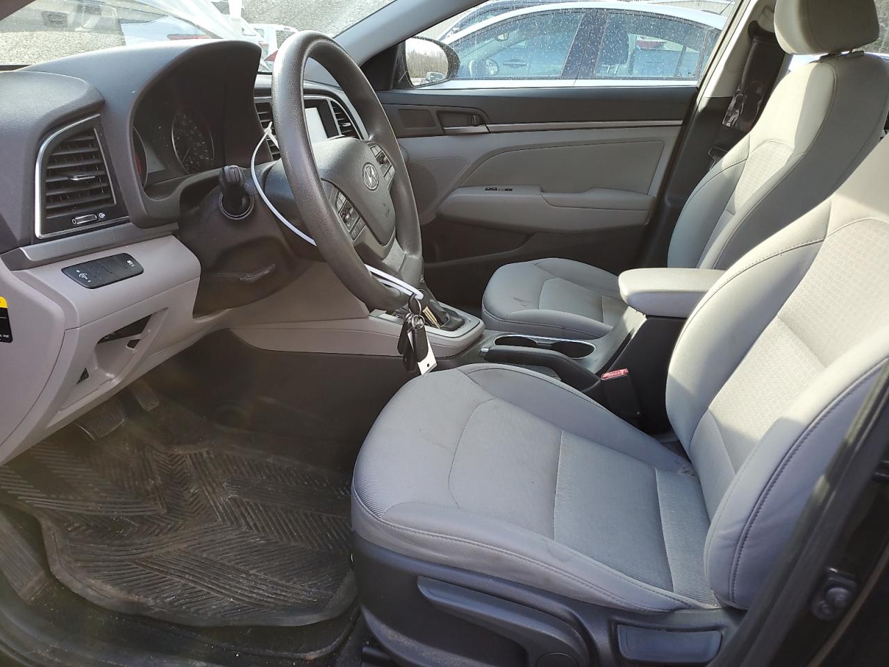 2017 Hyundai Elantra - Image 7