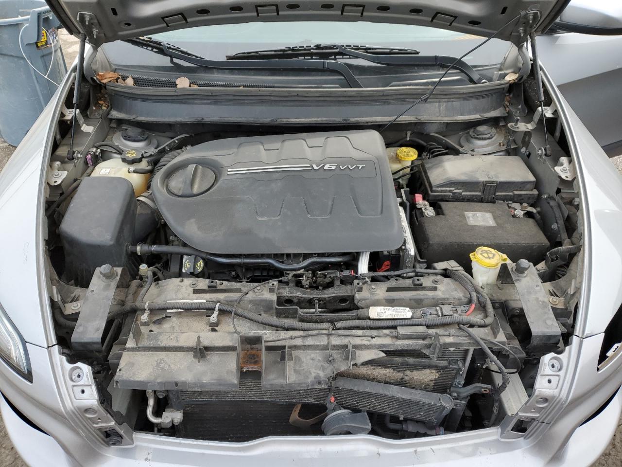 2015 Jeep Grand Cherokee - Image 14