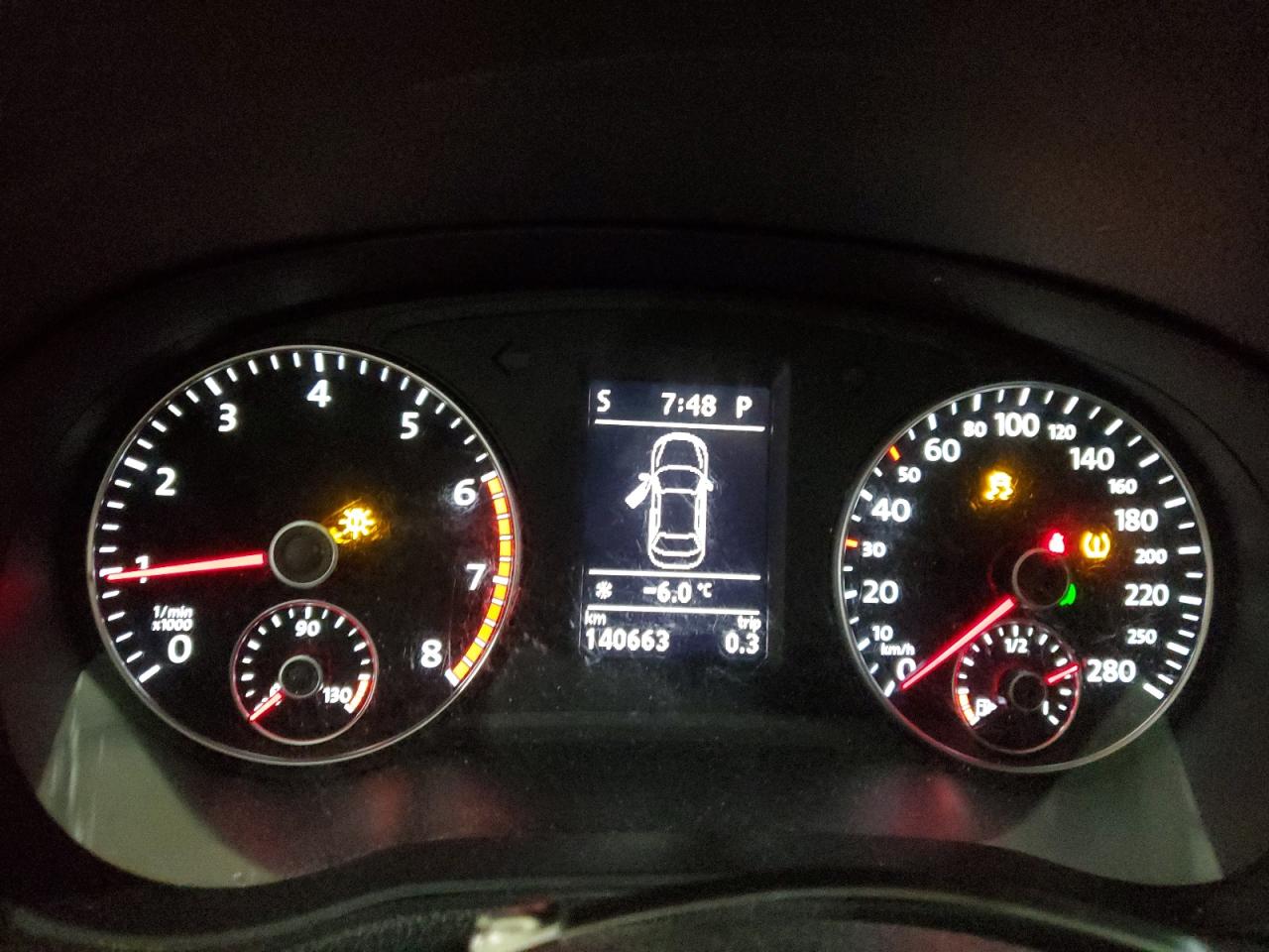 2015 Volkswagen Passat - Image 9