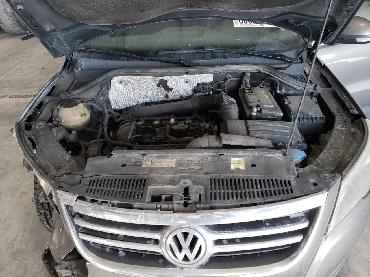 2010 Volkswagen Tiguan - Image 13