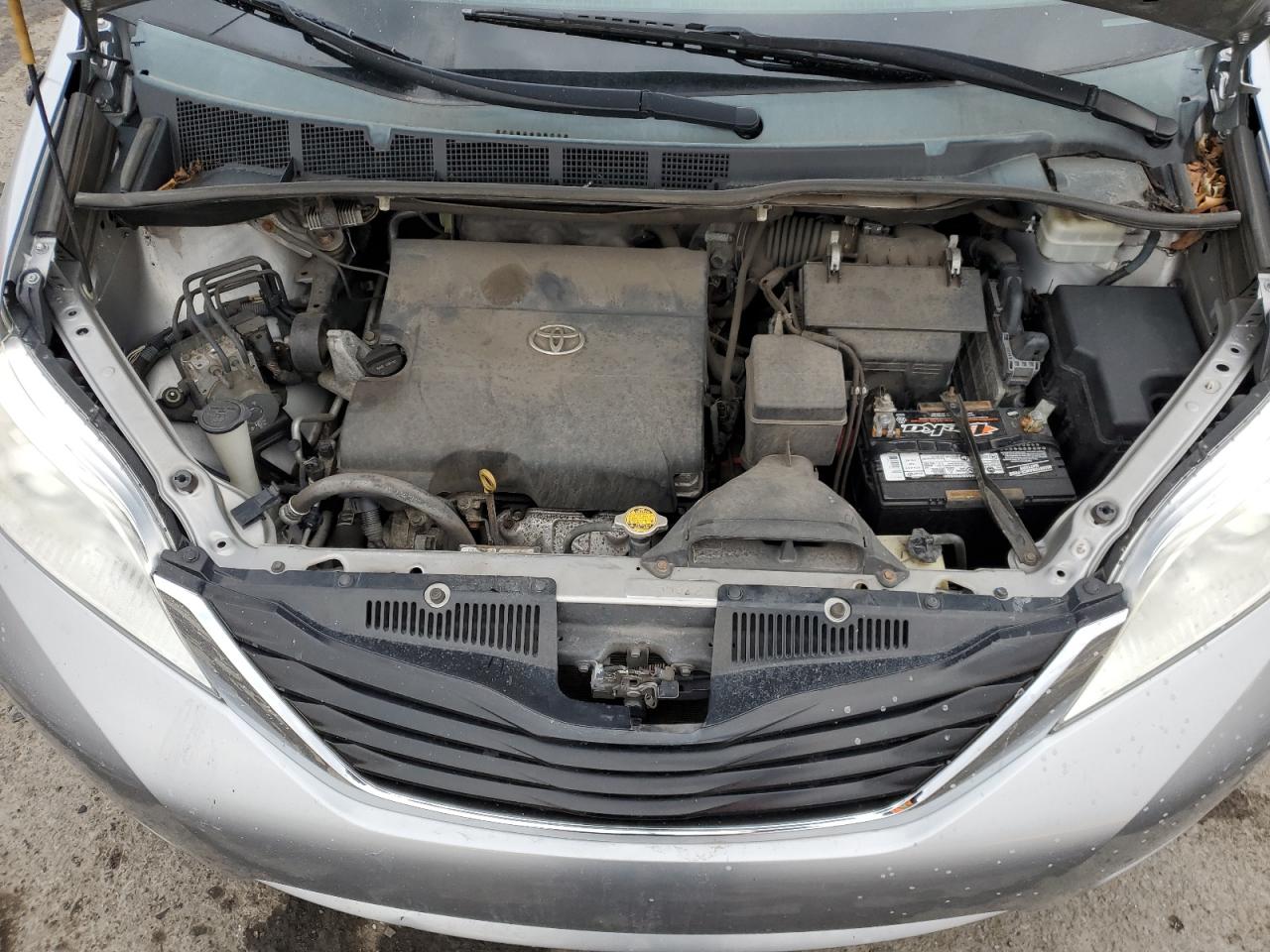 2014 Toyota Sienna - Image 12