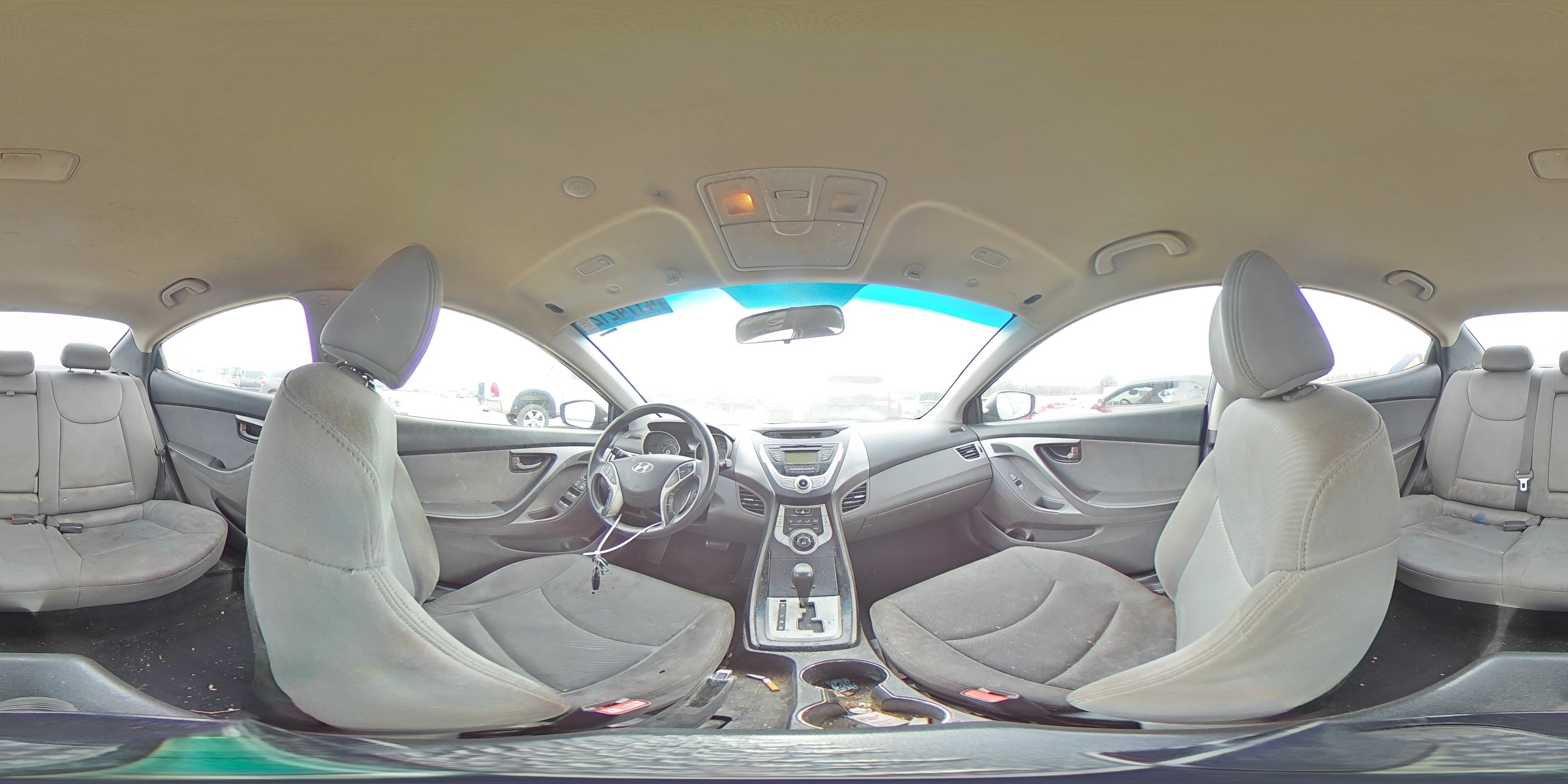 2011 Hyundai Elantra - Image 12