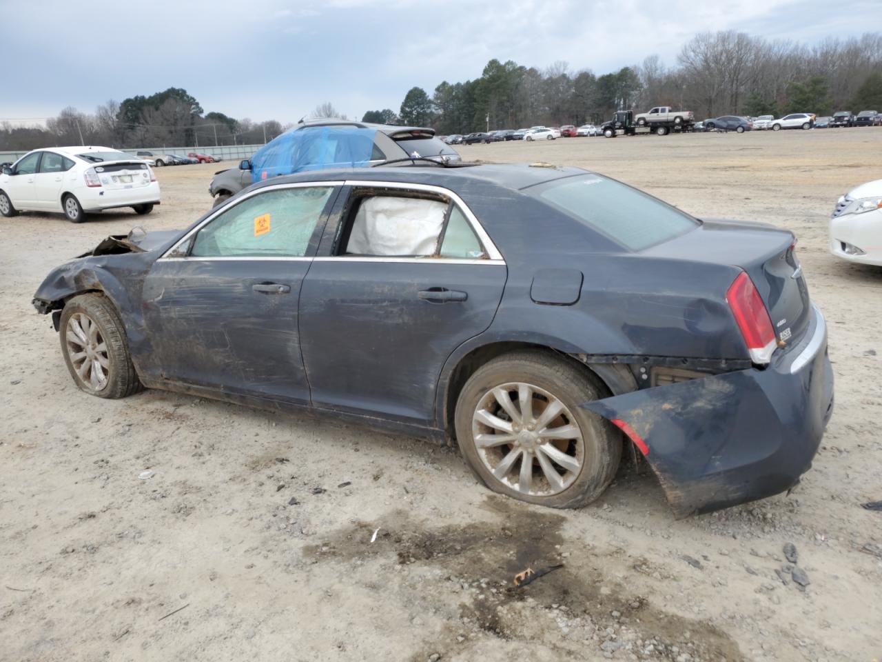 2016 Chrysler 300 - Image 2
