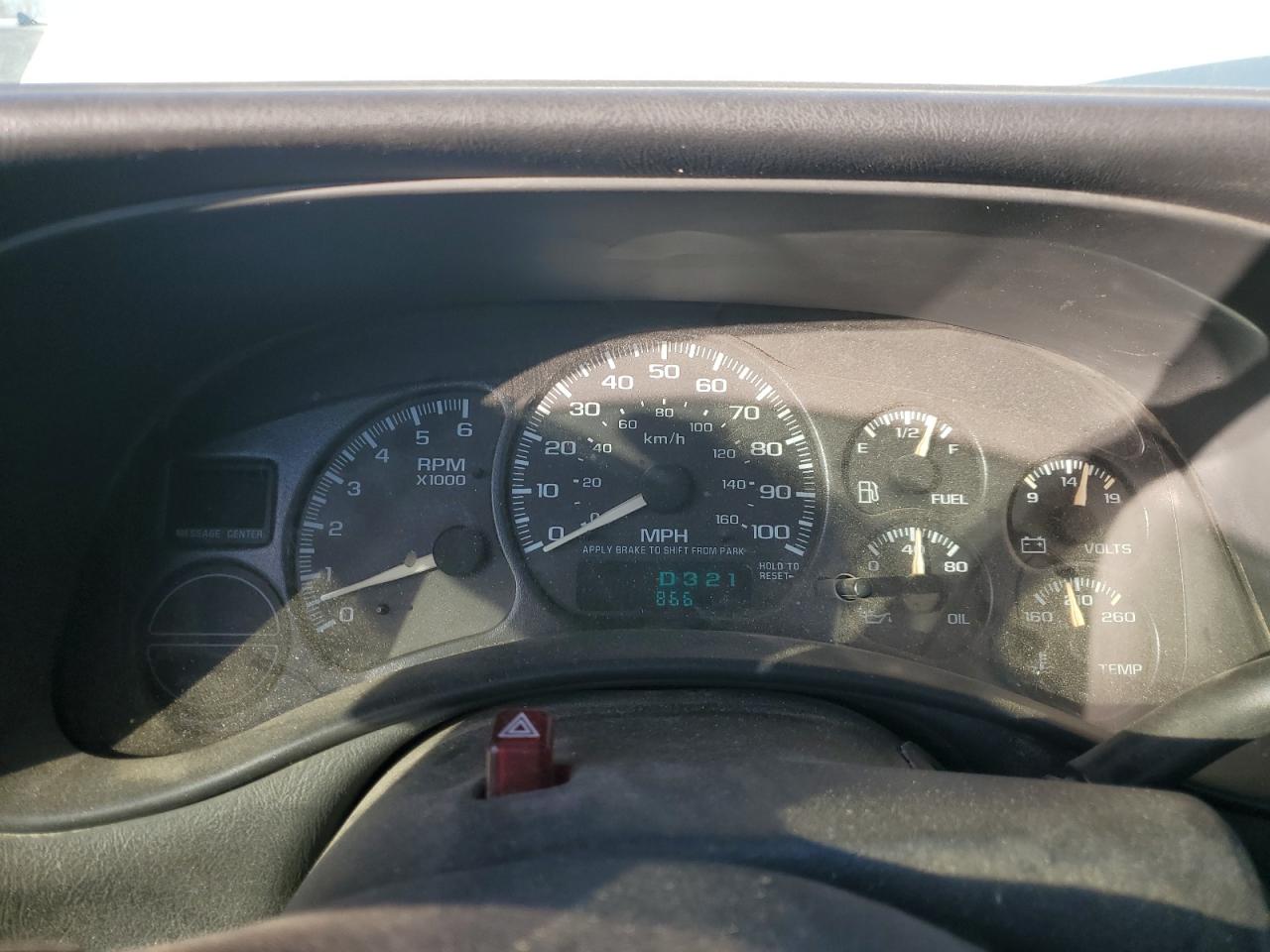 2001 Chevrolet Silverado - Image 9