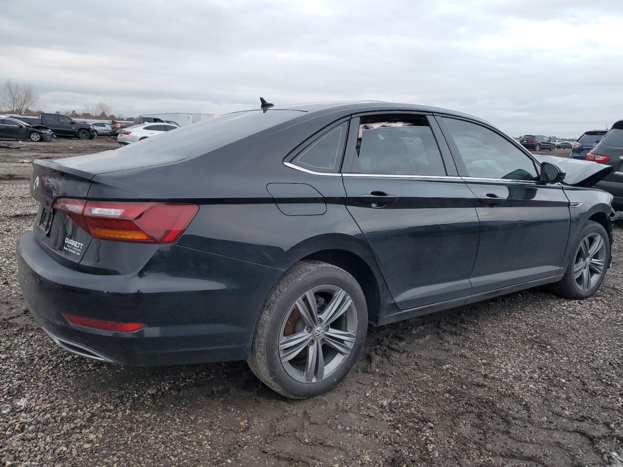 2019 Volkswagen Jetta - Image 3