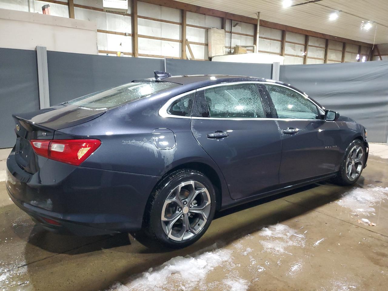 2023 Chevrolet Malibu - Image 3