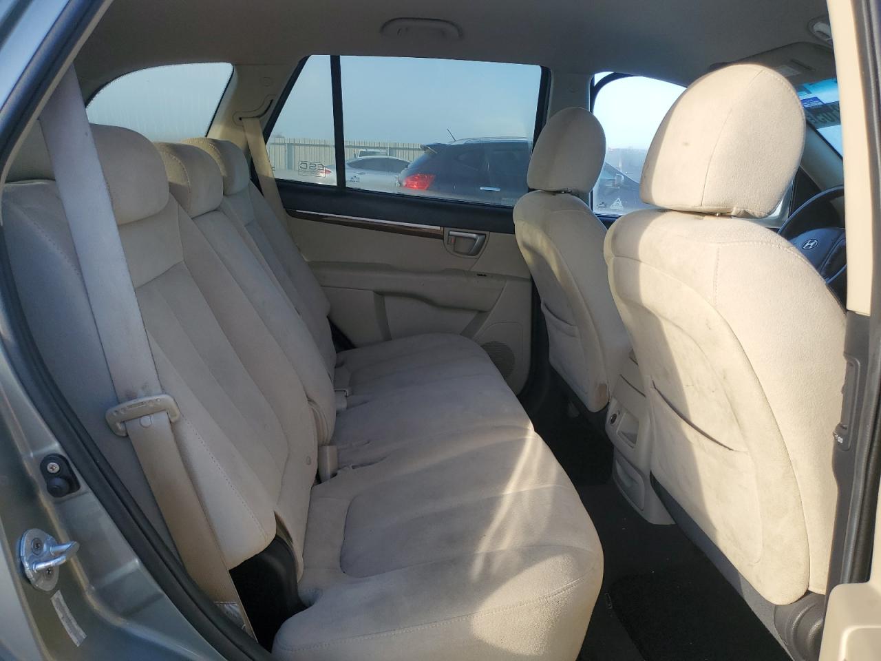 2008 Hyundai Santa Fe - Image 11