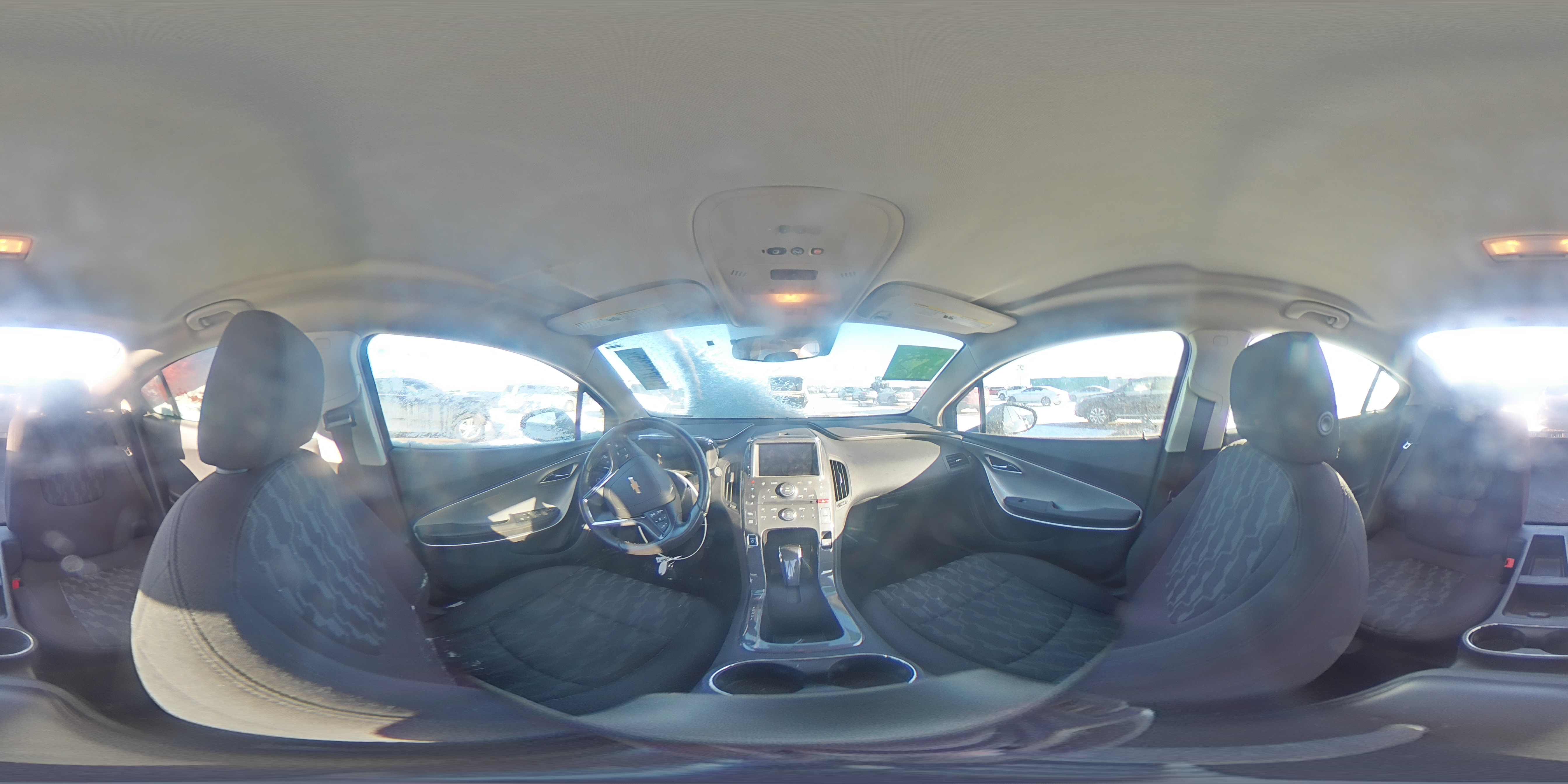 2015 Chevrolet Volt - Image 12