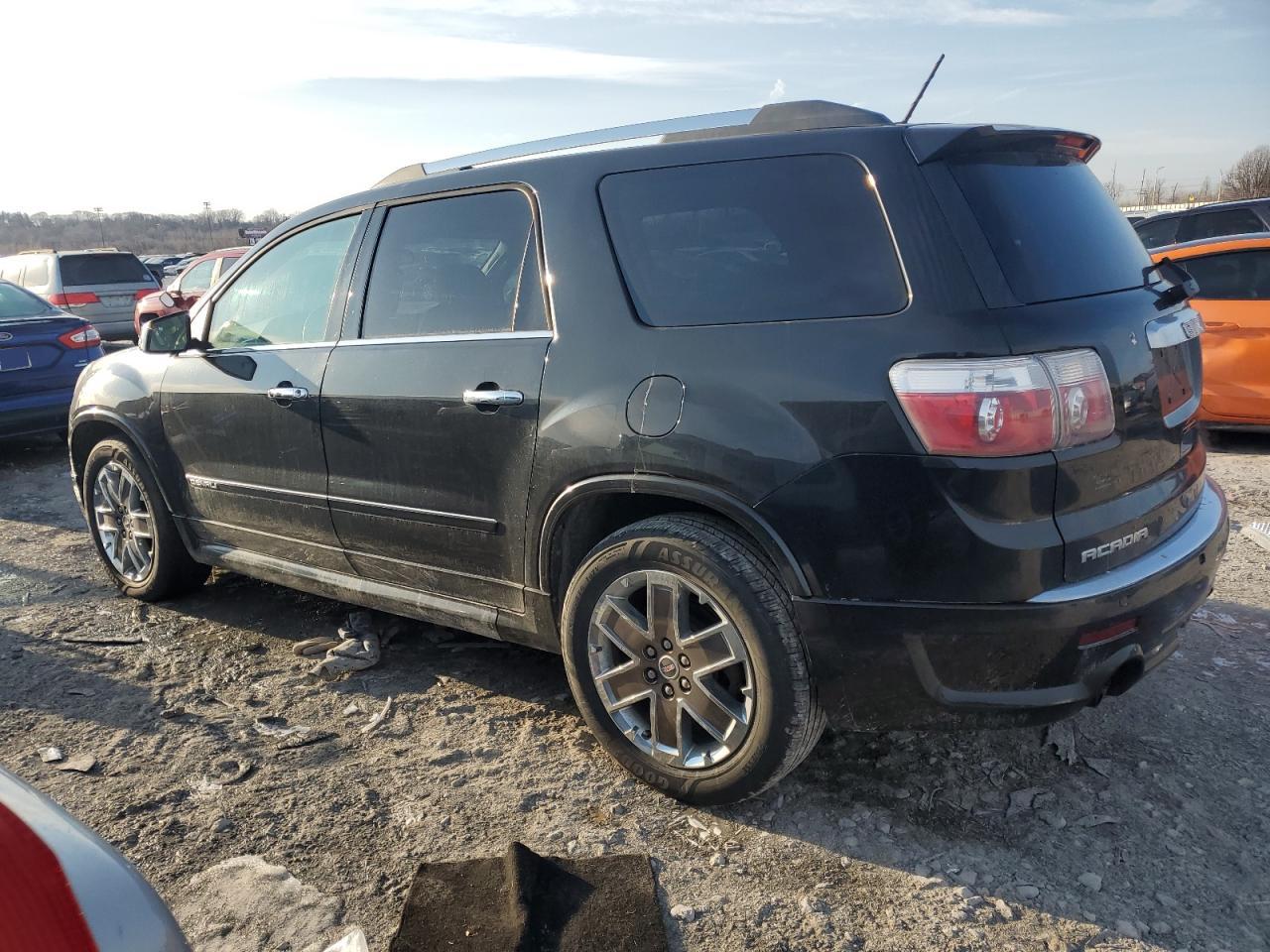 2012 GMC Acadia - Image 2