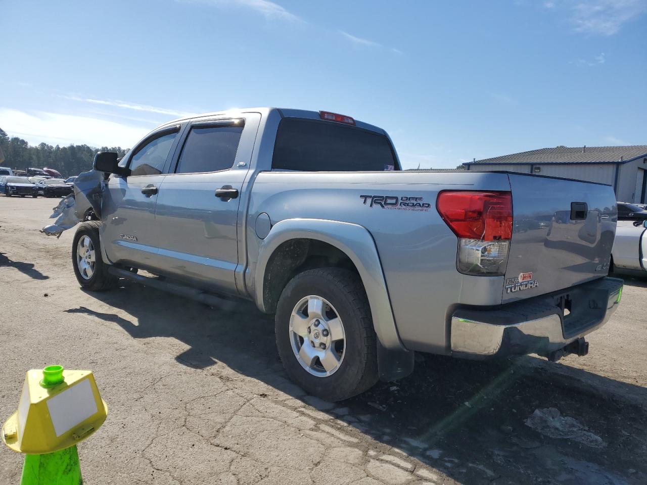 2011 Toyota Tundra - Image 2
