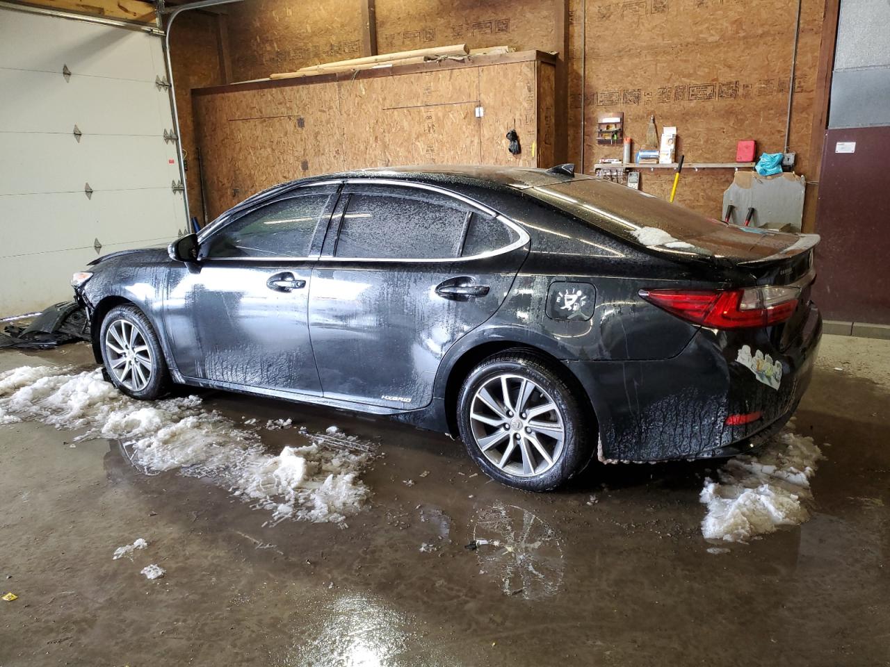 2017 Lexus ES - Image 2